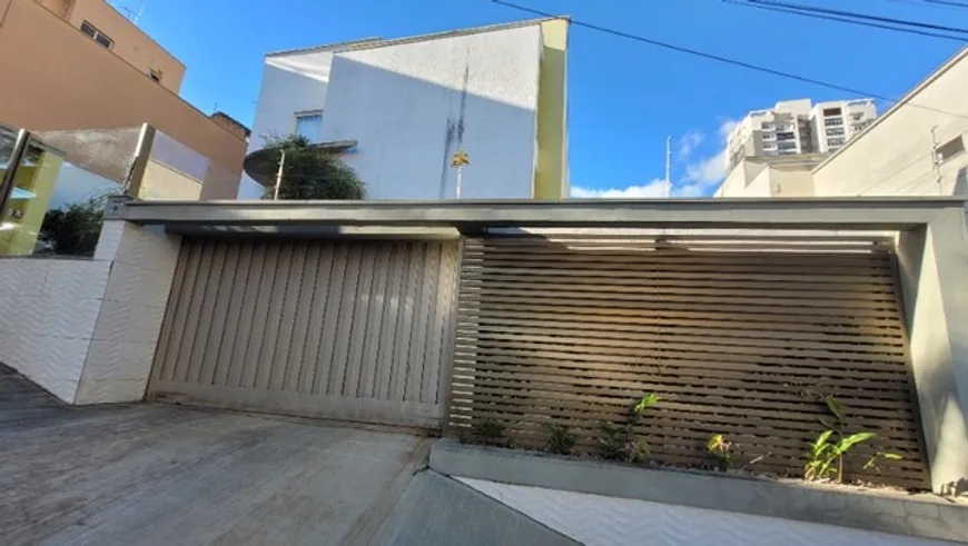 Foto 1 de Casa com 5 Quartos à venda, 296m² em João Paulo II, Pouso Alegre