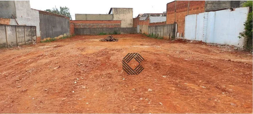 Foto 1 de Lote/Terreno à venda, 910m² em Lopes de Oliveira, Sorocaba