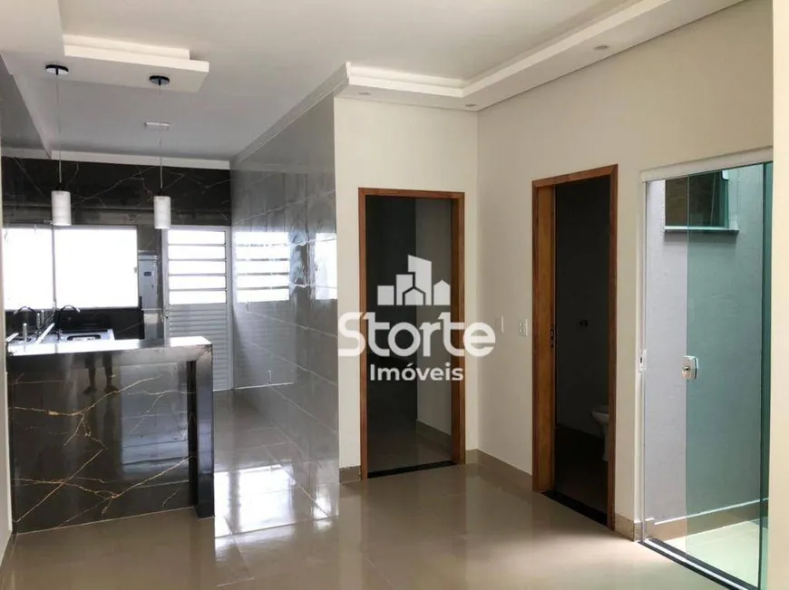 Foto 1 de Casa com 2 Quartos à venda, 70m² em Jardim Europa, Uberlândia