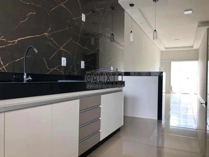 Foto 1 de Casa com 2 Quartos à venda, 70m² em Jardim Europa, Uberlândia