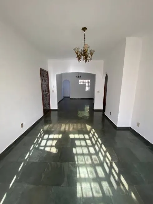 Foto 1 de Casa com 3 Quartos à venda, 250m² em Vila Biasi, Americana