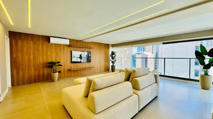 Foto 1 de Apartamento com 3 Quartos para venda ou aluguel, 157m² em Indianópolis, São Paulo