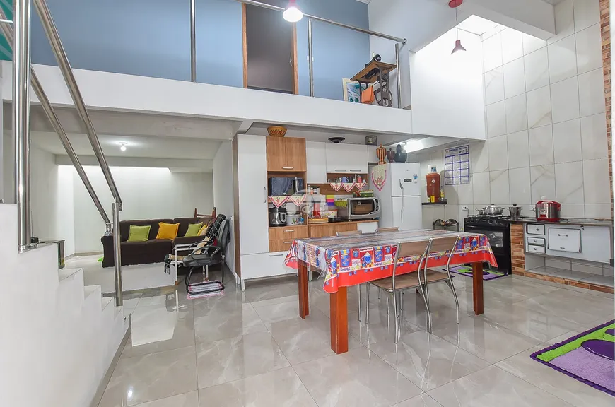 Foto 1 de Casa com 3 Quartos à venda, 90m² em Sitio Cercado, Curitiba
