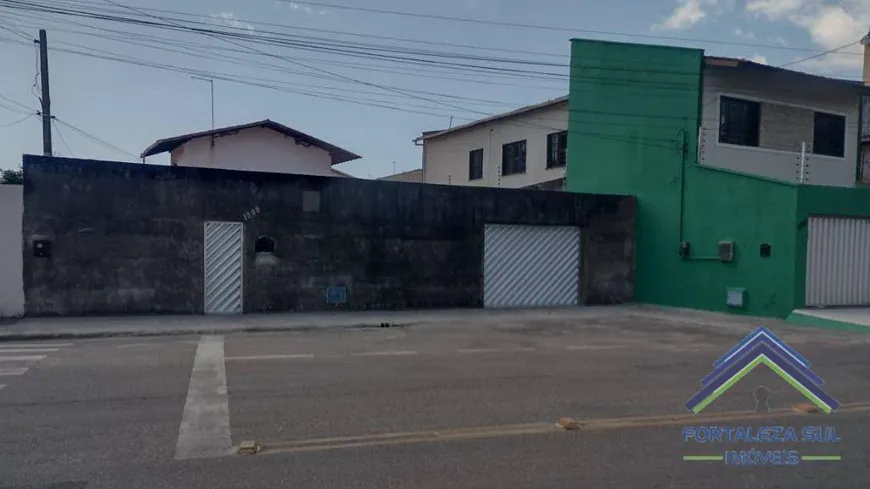 Foto 1 de Casa com 4 Quartos à venda, 200m² em Itaperi, Fortaleza