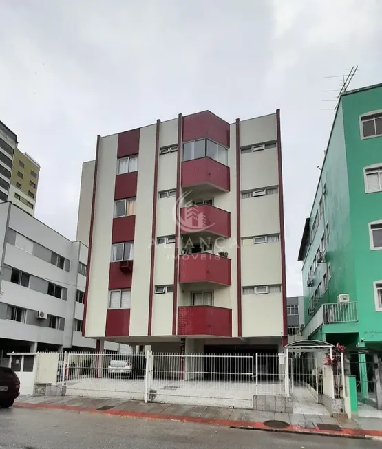 Foto 1 de Apartamento com 2 Quartos à venda, 58m² em Kobrasol, São José