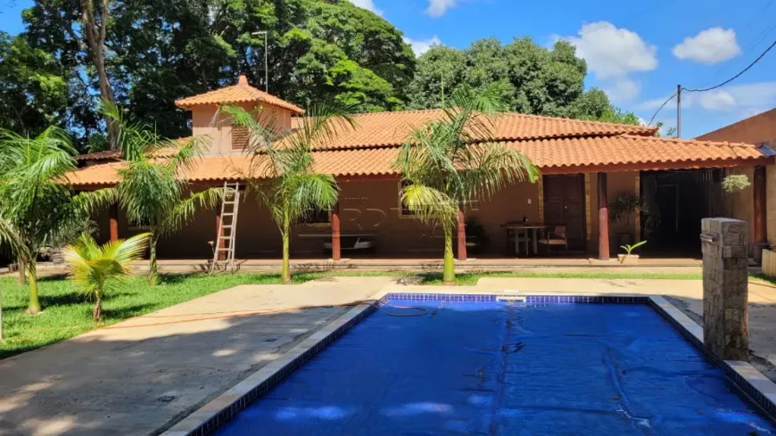 Foto 1 de Fazenda/Sítio com 4 Quartos à venda, 1000m² em Zona Rural, Ibaté