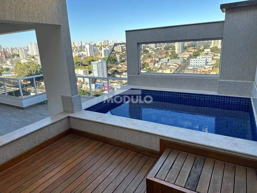 Foto 1 de Cobertura com 3 Quartos à venda, 250m² em Lidice, Uberlândia