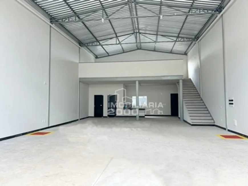 Foto 1 de Galpão/Depósito/Armazém para alugar, 220m² em Nossa Senhora Aparecida, Uberlândia