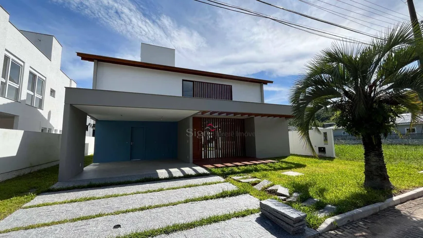 Foto 1 de Casa de Condomínio com 4 Quartos à venda, 240m² em Cachoeira do Bom Jesus, Florianópolis