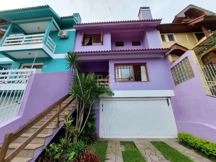 Foto 1 de Casa com 3 Quartos à venda, 204m² em Espiríto Santo, Porto Alegre