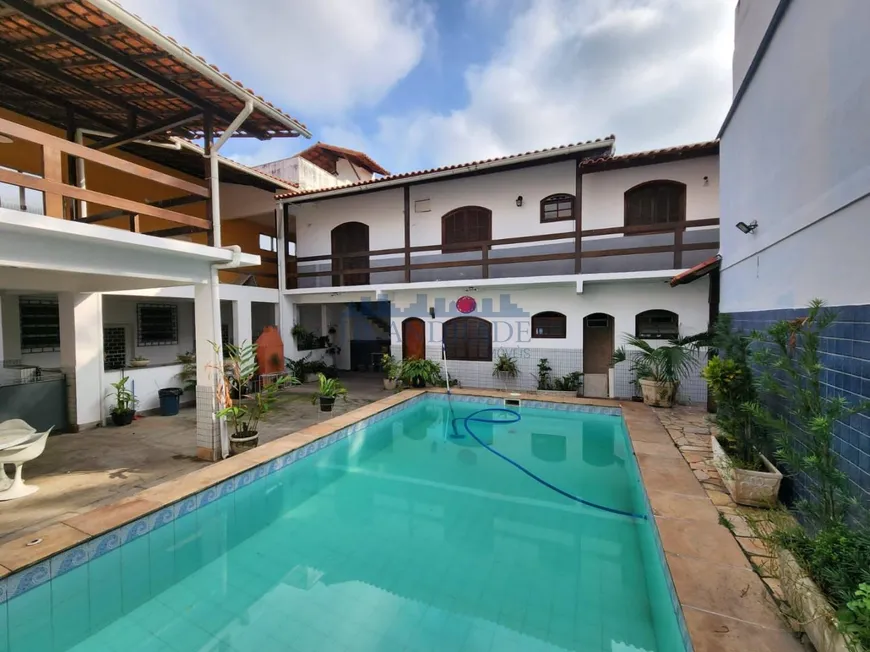 Foto 1 de Casa com 4 Quartos à venda, 417m² em Bangu, Rio de Janeiro