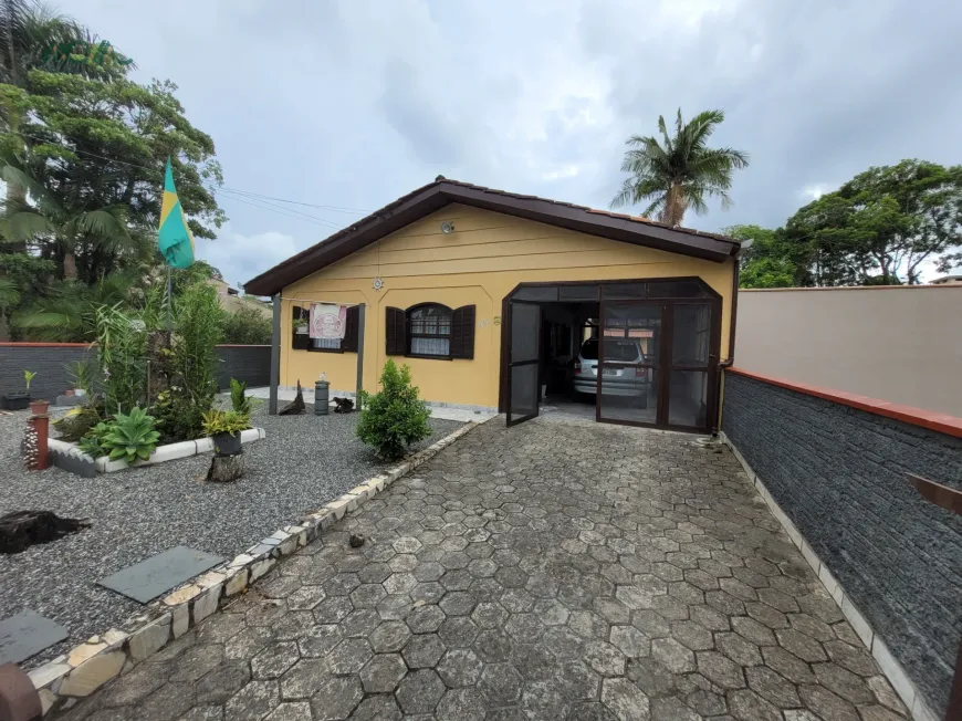 Foto 1 de Casa com 4 Quartos à venda, 179m² em Cambijú, Itapoá