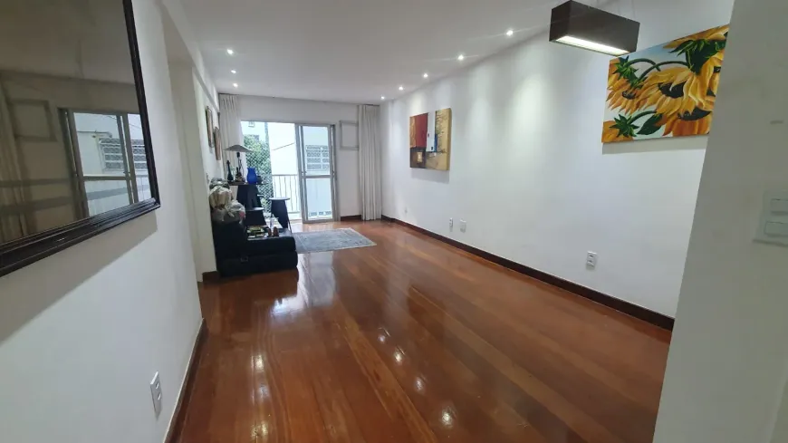 Foto 1 de Apartamento com 2 Quartos para alugar, 90m² em Laranjeiras, Rio de Janeiro