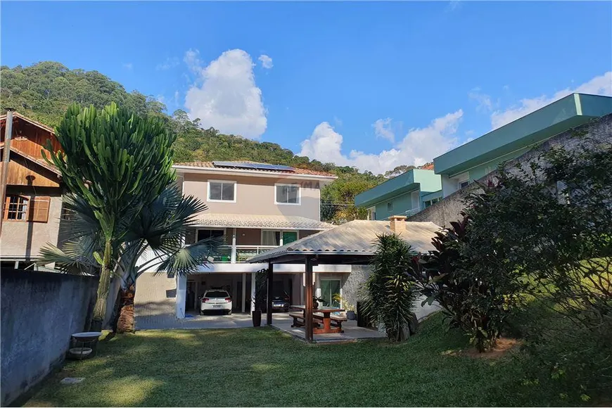 Foto 1 de Casa com 3 Quartos à venda, 196m² em Parque Dom João VI, Nova Friburgo