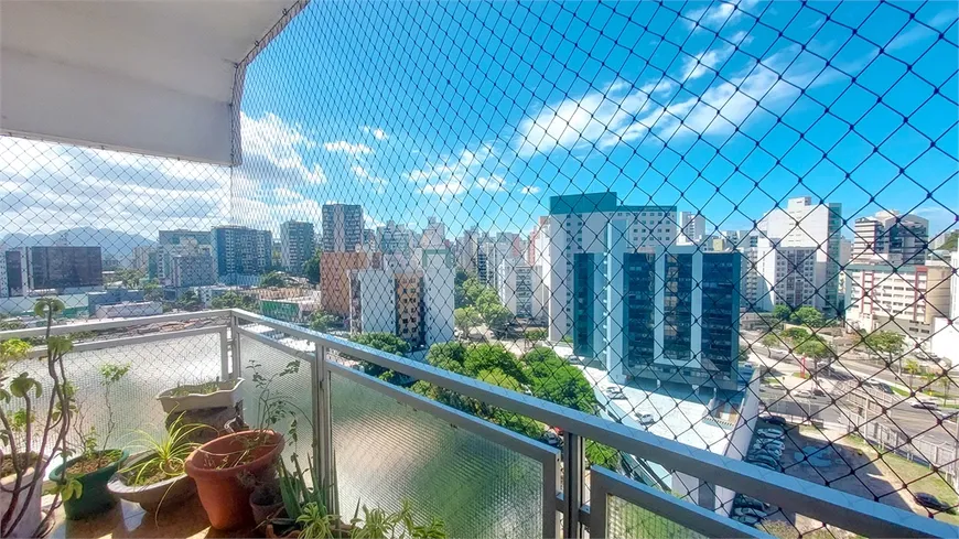 Foto 1 de Apartamento com 3 Quartos à venda, 130m² em Santa Lúcia, Vitória