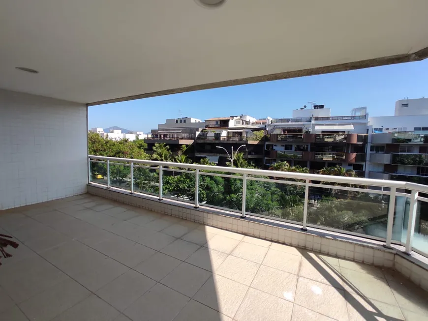Foto 1 de Apartamento com 3 Quartos para alugar, 128m² em Recreio Dos Bandeirantes, Rio de Janeiro