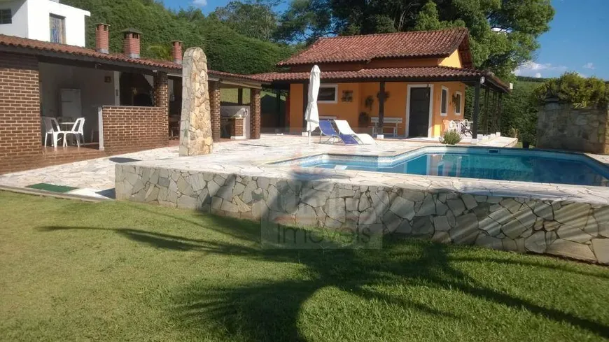 Foto 1 de Fazenda/Sítio com 2 Quartos à venda, 230m² em Parque Residencial Rosa do Sul, Bragança Paulista