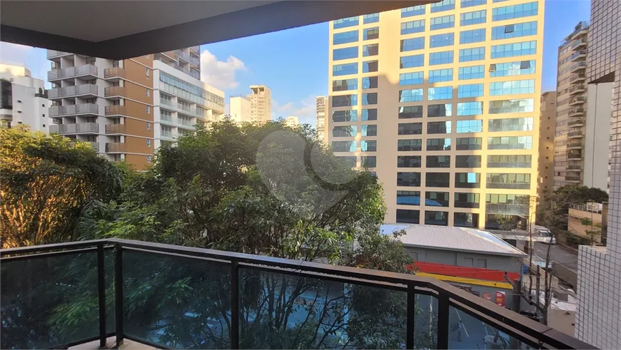 Foto 1 de Apartamento com 4 Quartos à venda, 226m² em Moema, São Paulo