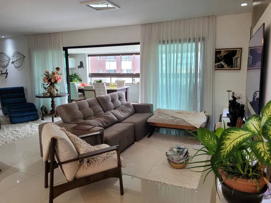 Foto 1 de Apartamento com 4 Quartos à venda, 199m² em Patamares, Salvador