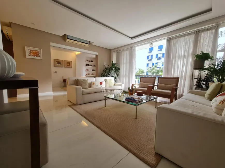 Foto 1 de Apartamento com 3 Quartos à venda, 175m² em Lagoa, Rio de Janeiro