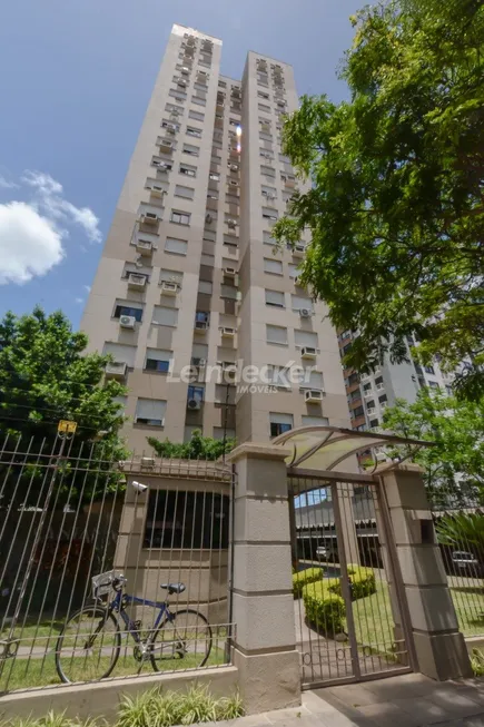 Foto 1 de Apartamento com 2 Quartos à venda, 55m² em Santana, Porto Alegre