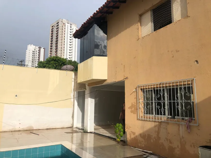 Foto 1 de Sobrado com 4 Quartos à venda, 250m² em Jardim Cuiabá, Cuiabá