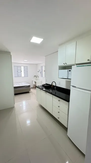 Foto 1 de Kitnet com 1 Quarto para alugar, 22m² em Vila Pirajussara, São Paulo