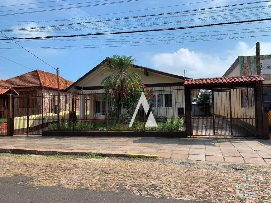 Foto 1 de Casa com 3 Quartos à venda, 303m² em Medianeira, Porto Alegre