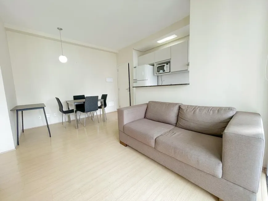 Foto 1 de Apartamento com 1 Quarto para alugar, 43m² em Vila Regente Feijó, São Paulo