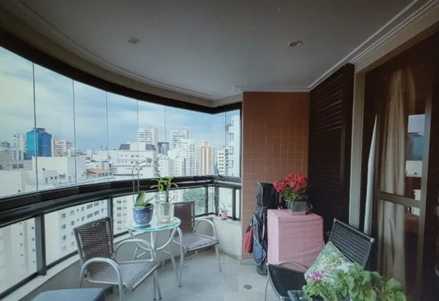 Foto 1 de Apartamento com 3 Quartos à venda, 180m² em Moema, São Paulo