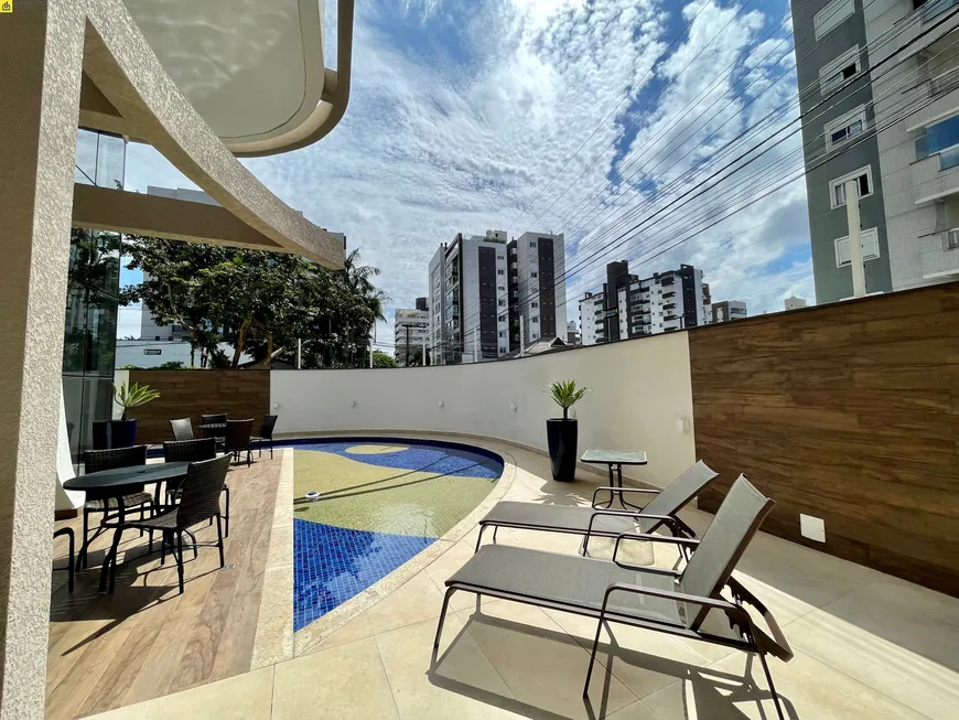 Foto 1 de Apartamento com 3 Quartos para alugar, 194m² em América, Joinville