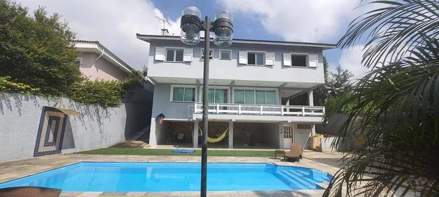 Foto 1 de Casa com 4 Quartos para venda ou aluguel, 600m² em Granja Viana, Cotia