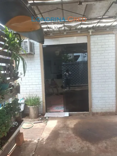 Foto 1 de Casa com 2 Quartos à venda, 78m² em Conjunto Farid Libos, Londrina