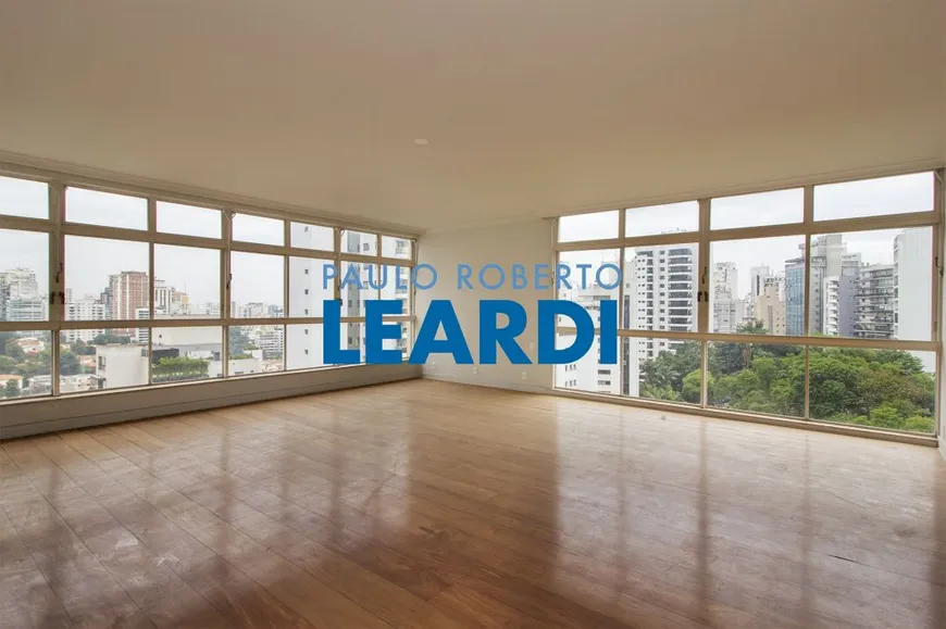 Foto 1 de Apartamento com 3 Quartos à venda, 282m² em Higienópolis, São Paulo
