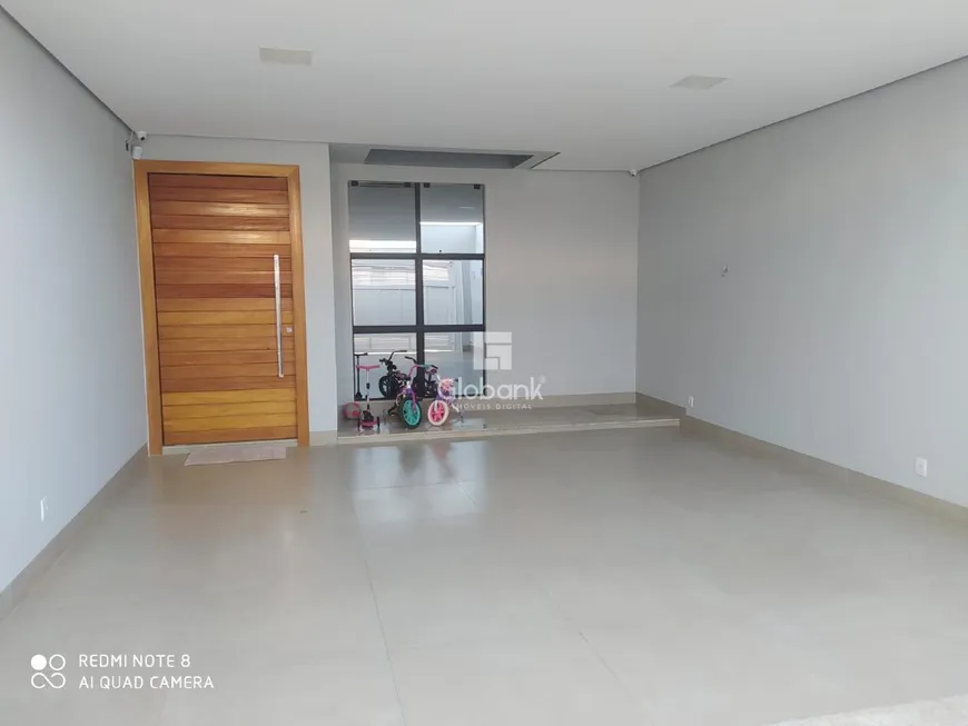 Foto 1 de Casa com 4 Quartos à venda, 250m² em Major Prates, Montes Claros