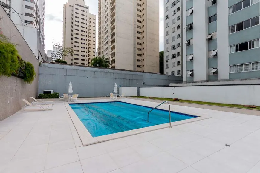 Foto 1 de Apartamento com 4 Quartos à venda, 165m² em Higienópolis, São Paulo