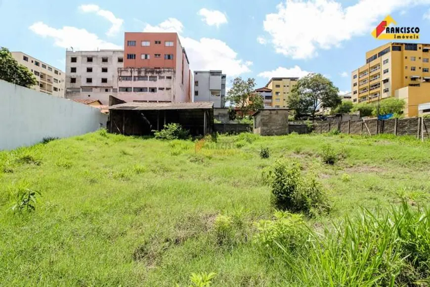 Foto 1 de para alugar, 810m² em São José, Divinópolis