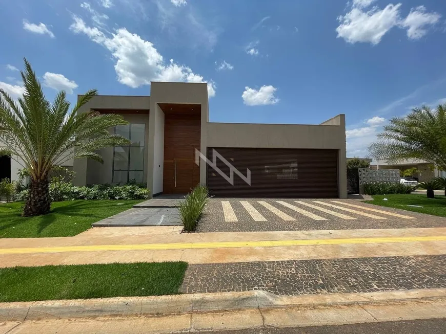Foto 1 de Casa com 4 Quartos à venda, 335m² em Residencial Goiânia Golfe Clube, Goiânia