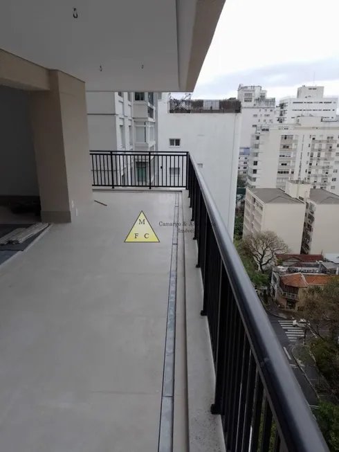 Foto 1 de Apartamento com 3 Quartos para venda ou aluguel, 226m² em Jardim América, São Paulo
