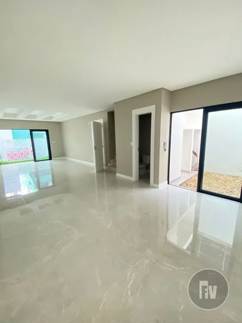 Foto 1 de Casa com 3 Quartos à venda, 220m² em Barra Sul, Balneário Camboriú