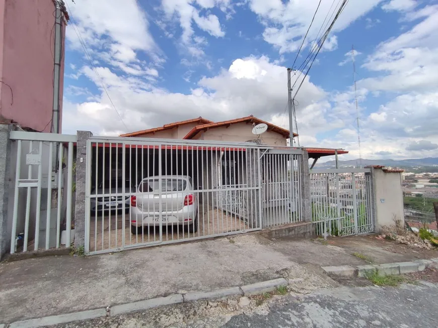 Foto 1 de Casa com 4 Quartos à venda, 392m² em Camargos, Belo Horizonte