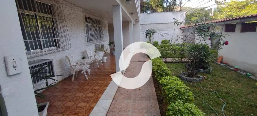 Foto 1 de Casa com 6 Quartos à venda, 250m² em São Francisco, Niterói