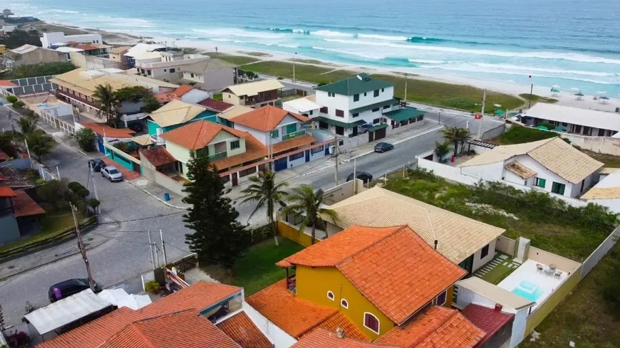 Foto 1 de Casa com 3 Quartos à venda, 216m² em Foguete, Cabo Frio