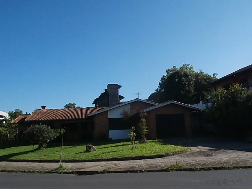 Foto 1 de Casa com 4 Quartos à venda, 265m² em Desvio Rizzo, Caxias do Sul