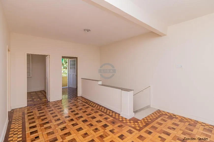 Foto 1 de Casa com 4 Quartos para alugar, 140m² em Bela Vista, Porto Alegre