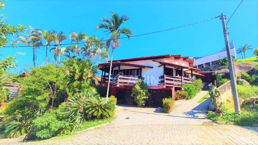 Foto 1 de Casa de Condomínio com 3 Quartos à venda, 240m² em Santo Antônio, Niterói