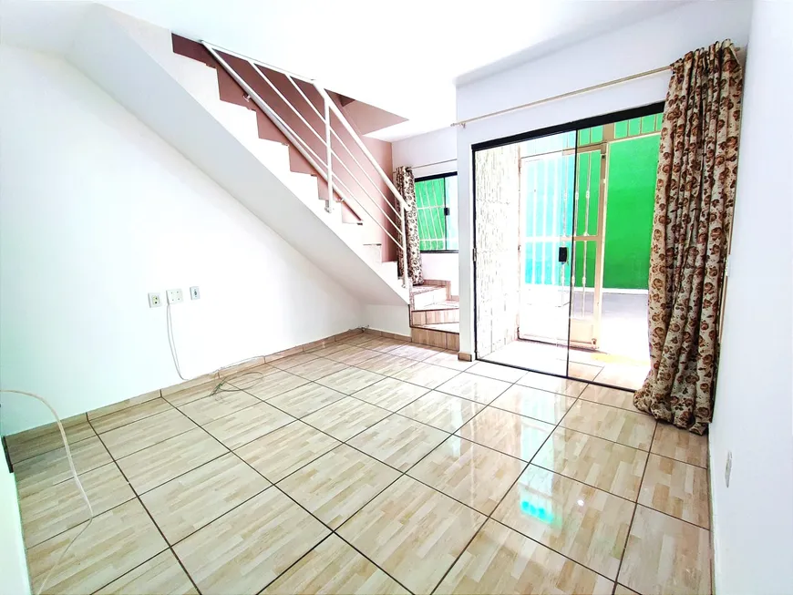 Foto 1 de Casa com 2 Quartos para venda ou aluguel, 64m² em Centro, Nilópolis