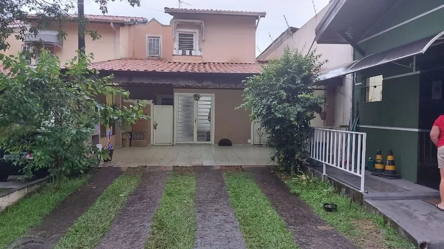 Foto 1 de Sobrado com 3 Quartos à venda, 206m² em Jardim Califórnia, Jacareí