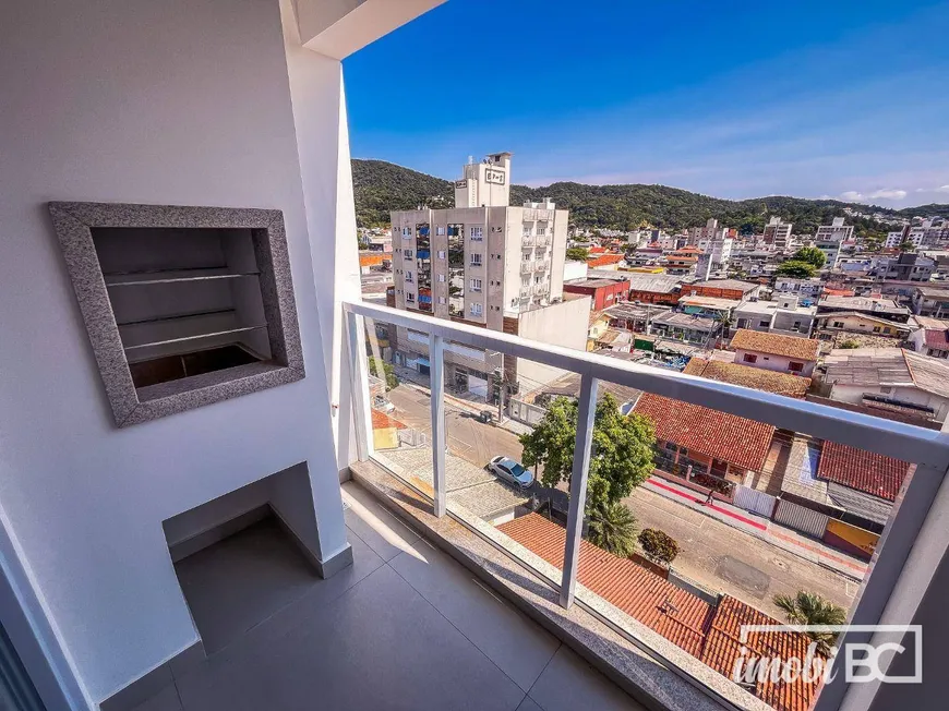 Foto 1 de Apartamento com 2 Quartos à venda, 59m² em Nacoes, Balneário Camboriú