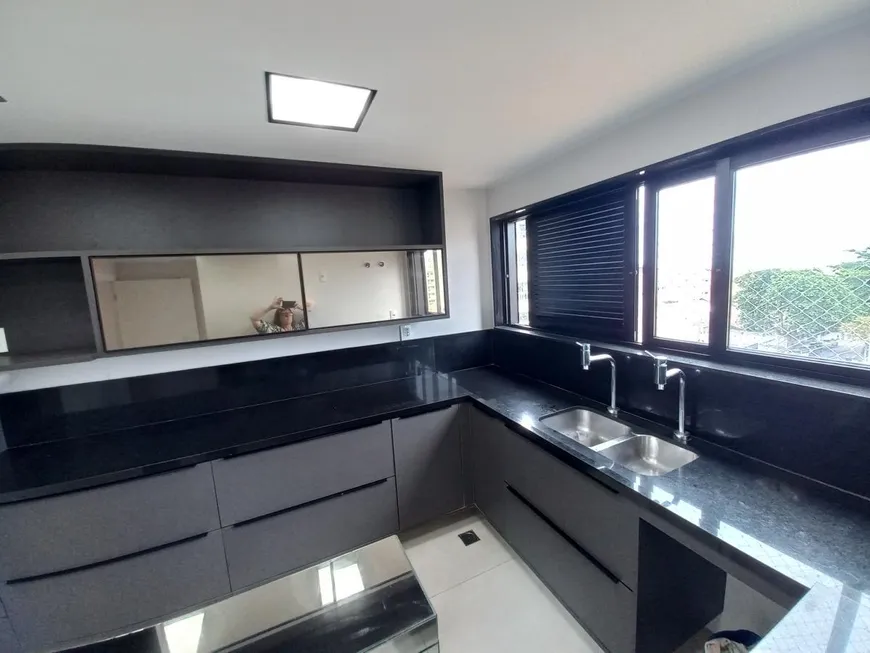 Foto 1 de Apartamento com 4 Quartos à venda, 225m² em Cavaleiros, Macaé